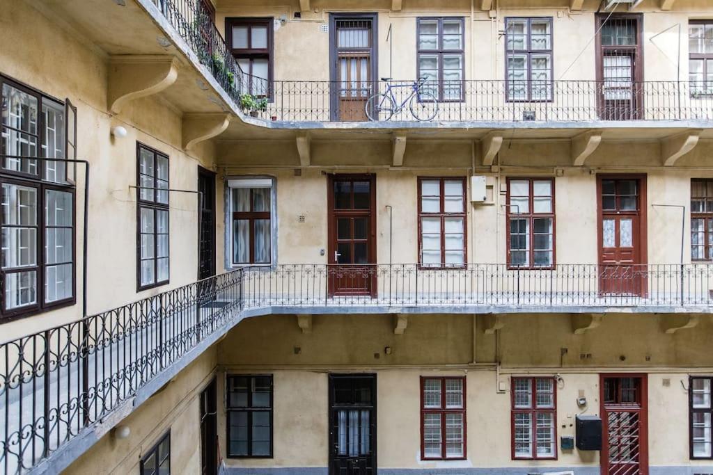 Designer Dream Home In The Ruin Bar District W A/C Budapeste Exterior foto